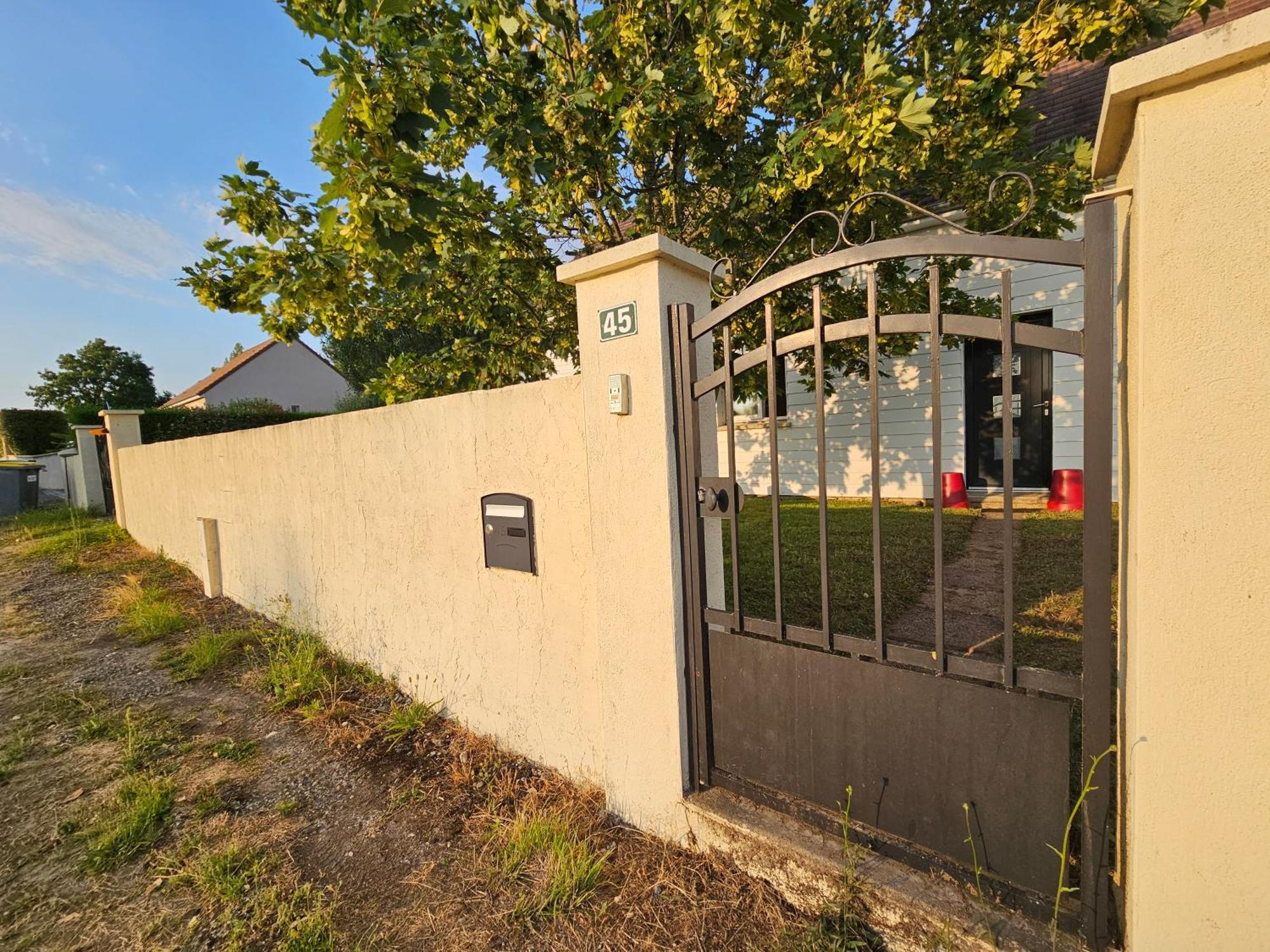 Comme A La Maison Monnaie Экстерьер фото